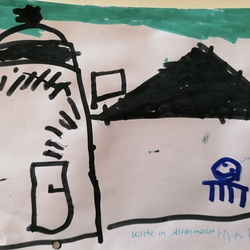 Hier hat der kleine Marian unsere Kirche Altenmarkt mit Turm, Stiege und vorne Pater Ulrich gemalt 